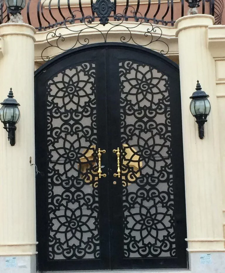 بوابة حديد سوداء, شركة تركيب بوابات حديد